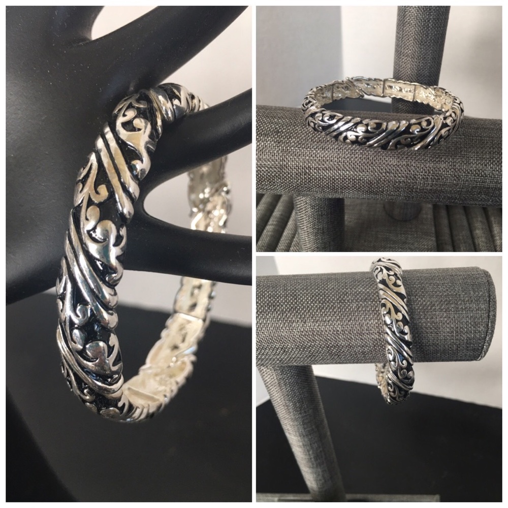💘🎉3for$15👄💞 Sliver Stretchy Bracelet